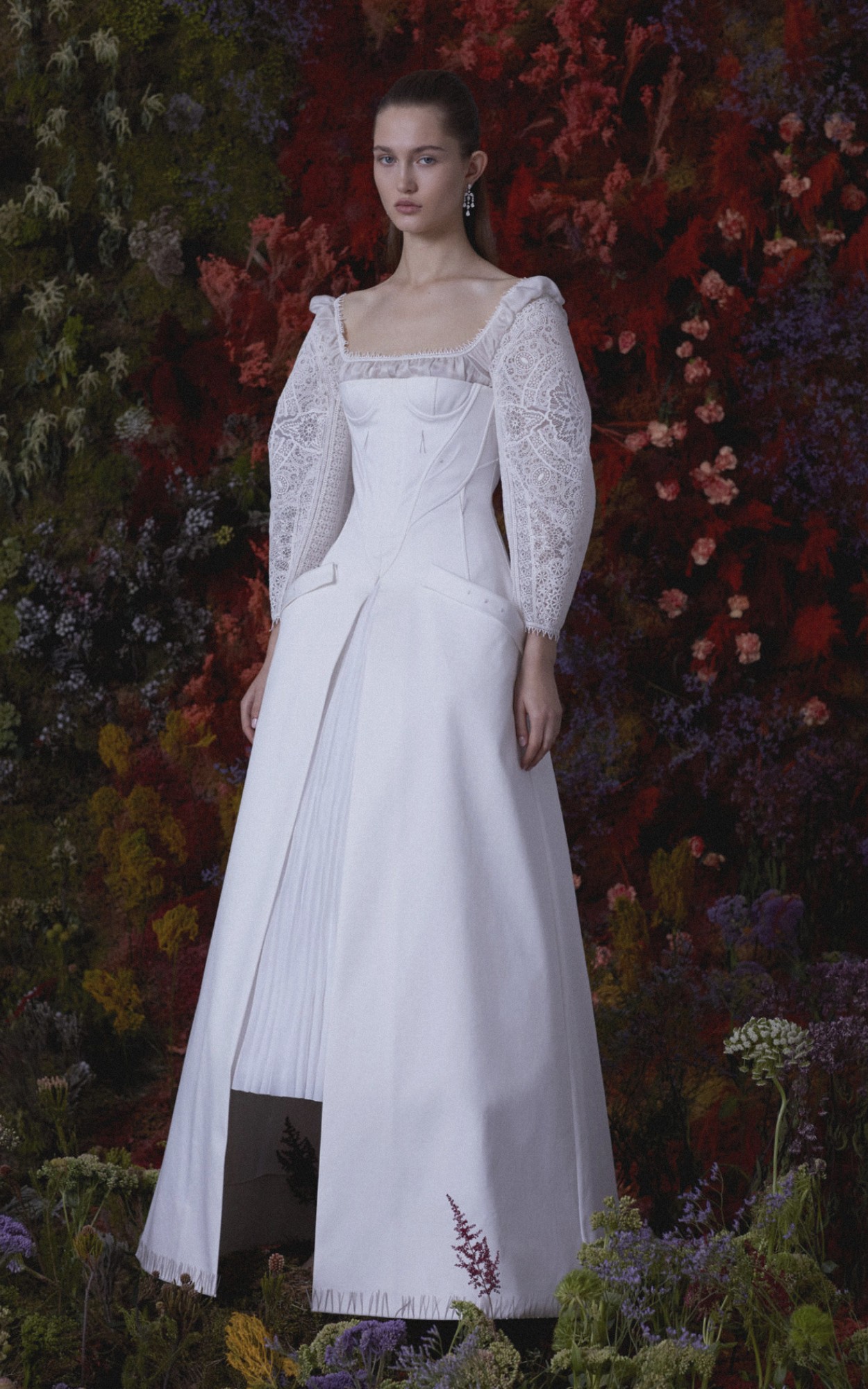 15 самых красивых платьев со свадебной недели моды в Нью-Йорке