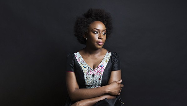 Чимаманда Нгози Адичи: автор эссе «Мы все должны быть феминистками» и муза Dior