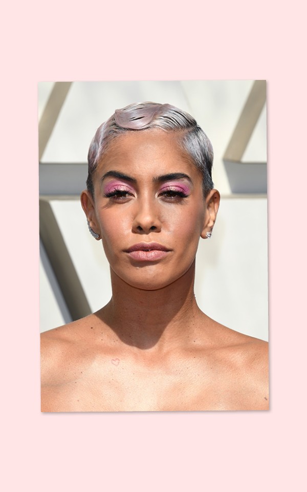 Прически и макияж на «Оскаре»: африканские косички, розовый глиттер и темное каре