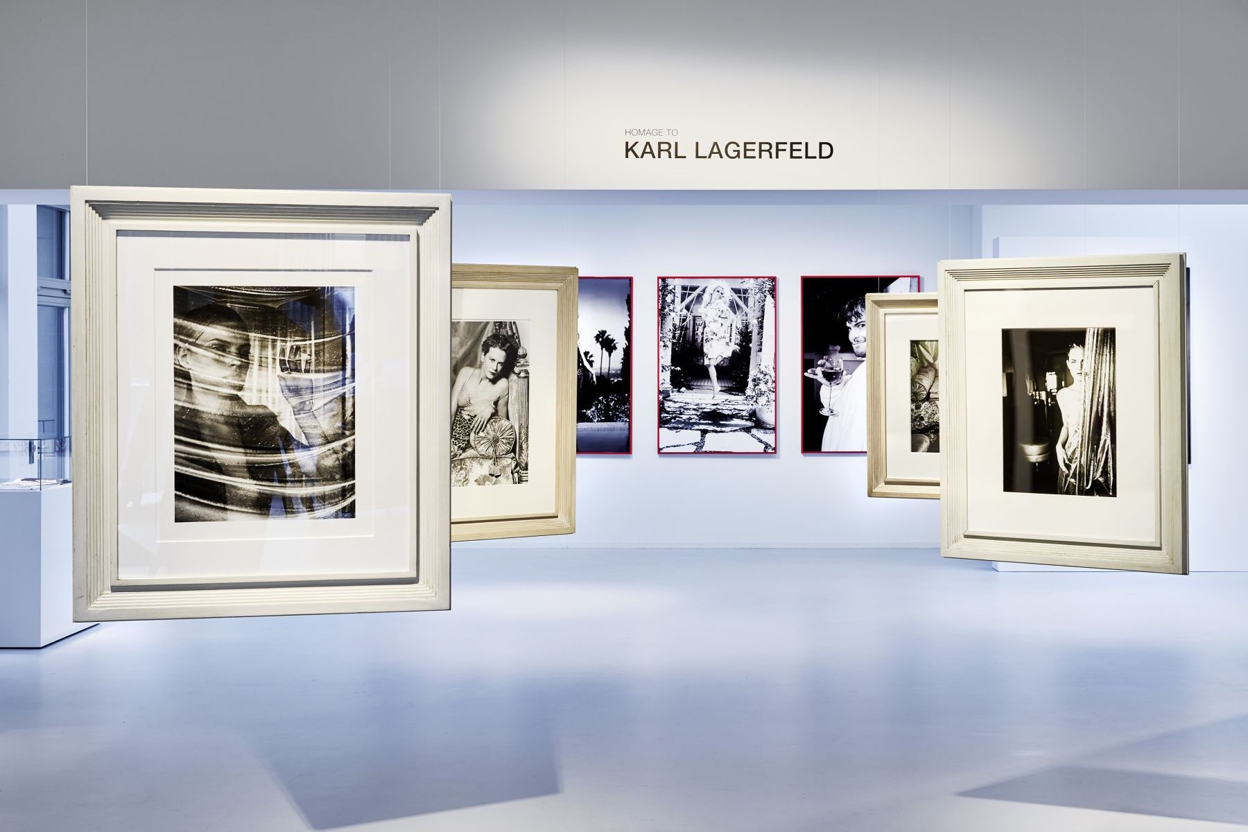 Посмотрите, какие фотографии вошли в ретроспективу Карла Лагерфельда 