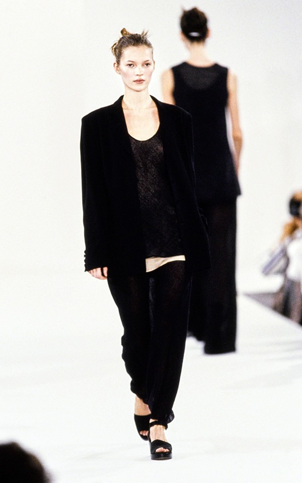 Платья-комбинации, Кейт Мосс и многослойность на показе Calvin Klein весна-лето 1994 года