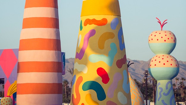 Не только музыка: Удивительные арт-объекты на фестивале Coachella