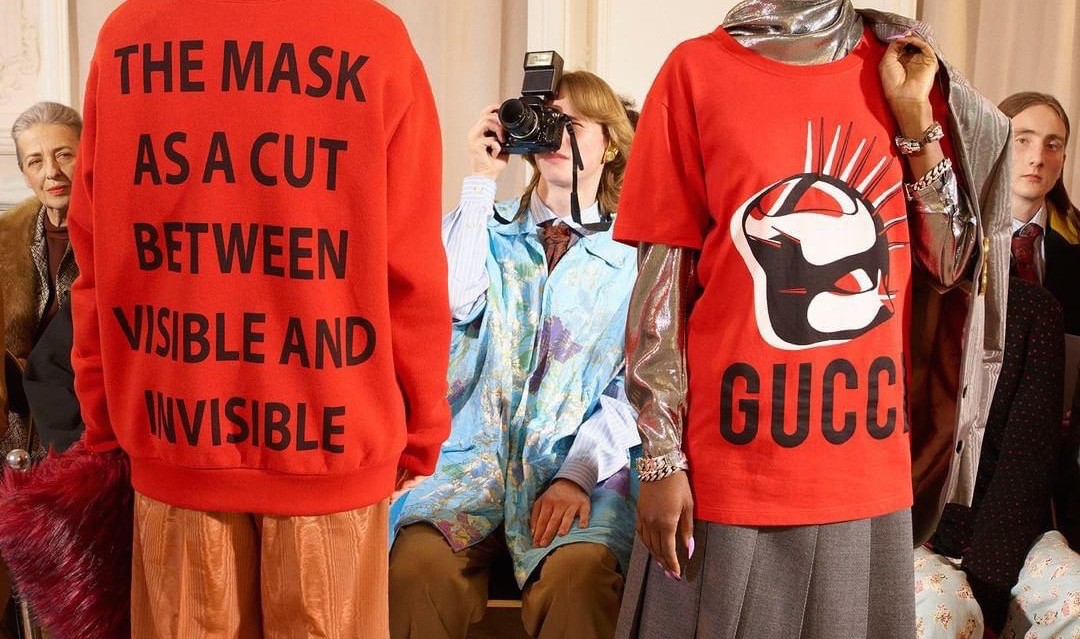 Маски на одежде и стенах – в новом манифесте Gucci 