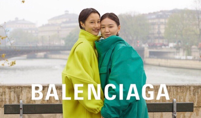 Balenciaga показали, как любить на улицах Парижа 