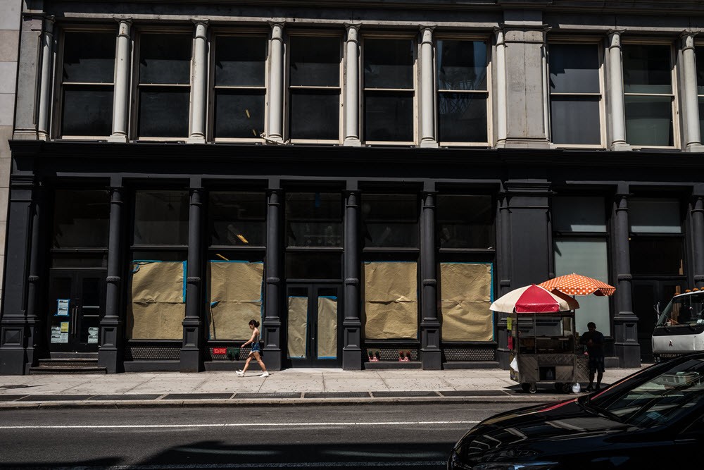 В Нью-Йорке все больше заброшенных витрин – власти города решили с этим бороться