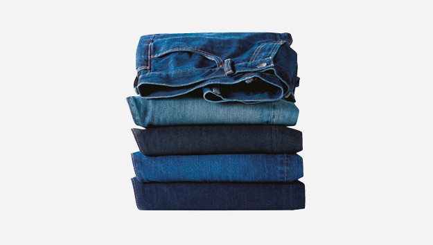 Состаренные джинсы — самые неэкологичные. Вот как бренды пытаются решить эту проблему