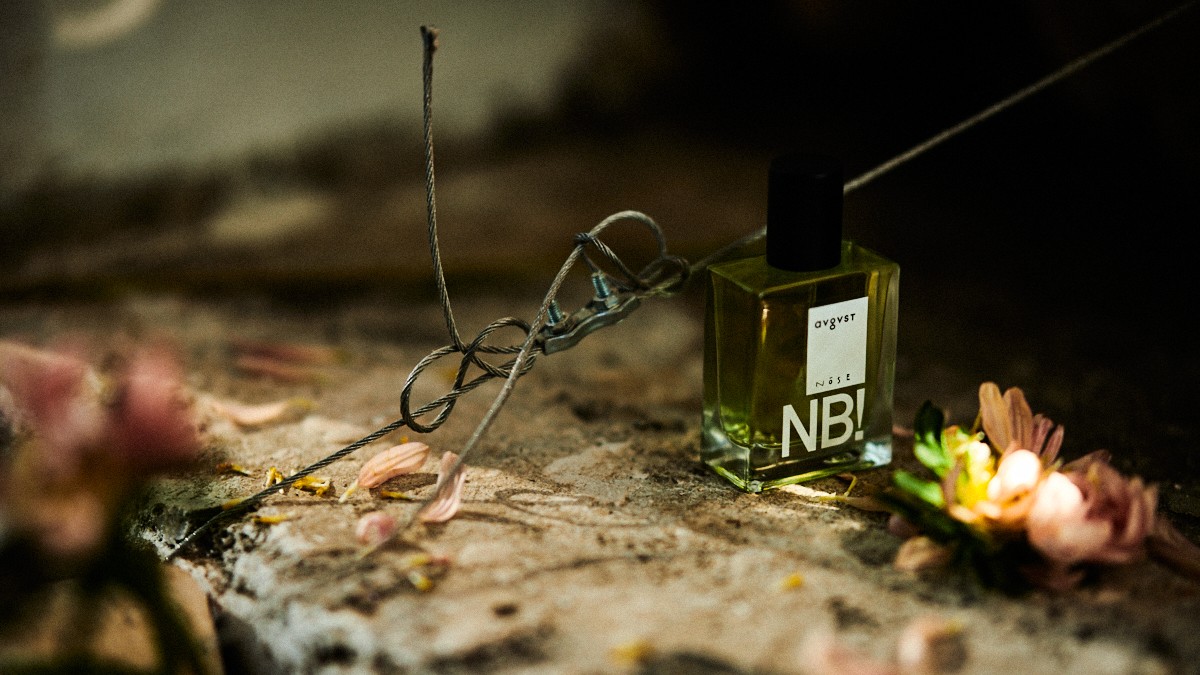 AVGVST jewelry и NŌSE perfumes решили узнать, чем пахнет август, – получились два аромата