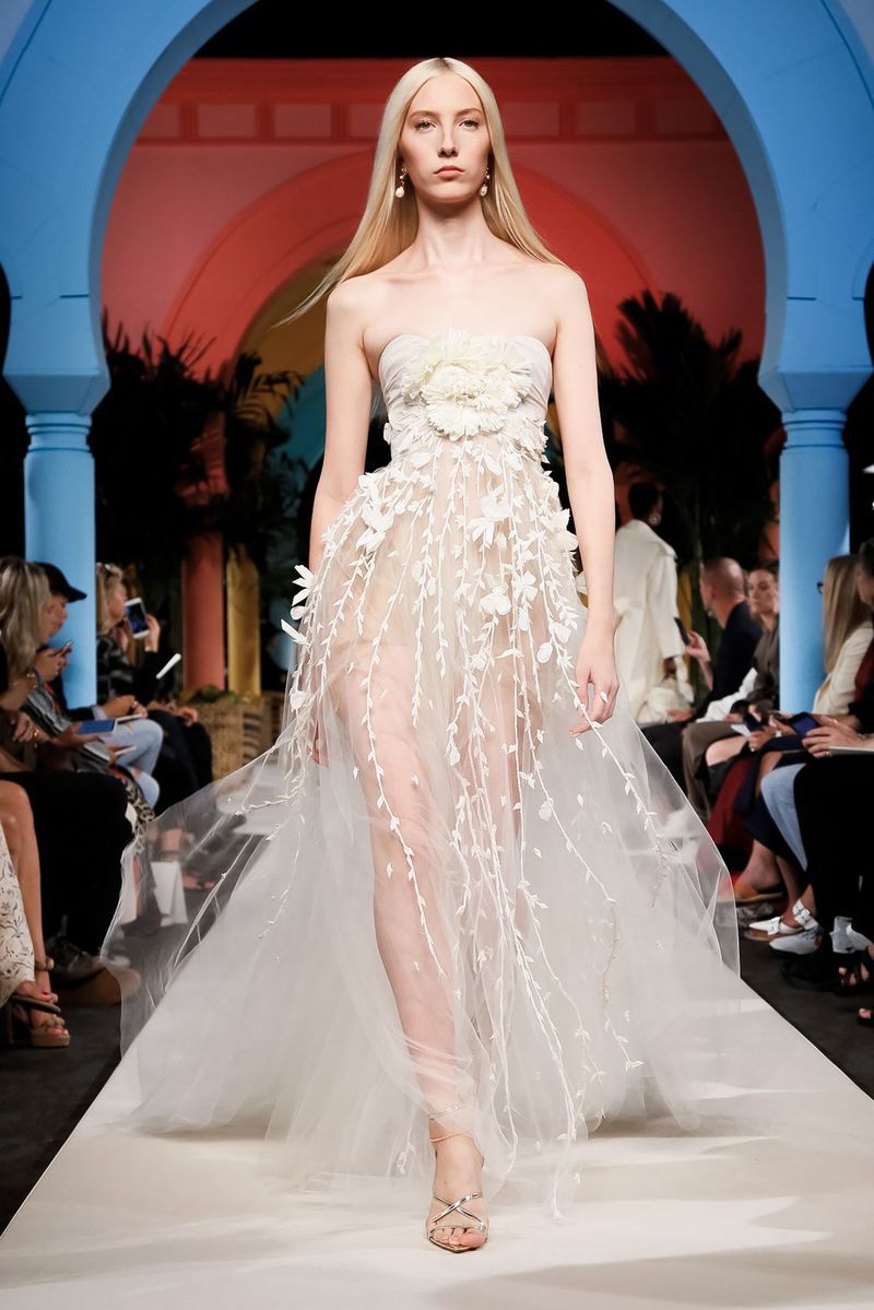 Oscar%20de%20la%20Renta%2C%20%u0432%u0435%u0441%u043D%u0430-%u043B%u0435%u0442%u043E%202020