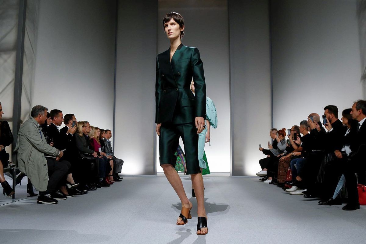 Клэр Уэйт Келлер посвятила новую коллекцию Givenchy  Нью-Йорку и Парижу 