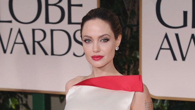 Лучшие наряды и цитаты Анджелины Джоли — о ведьмах, помощи беженцам и разводе