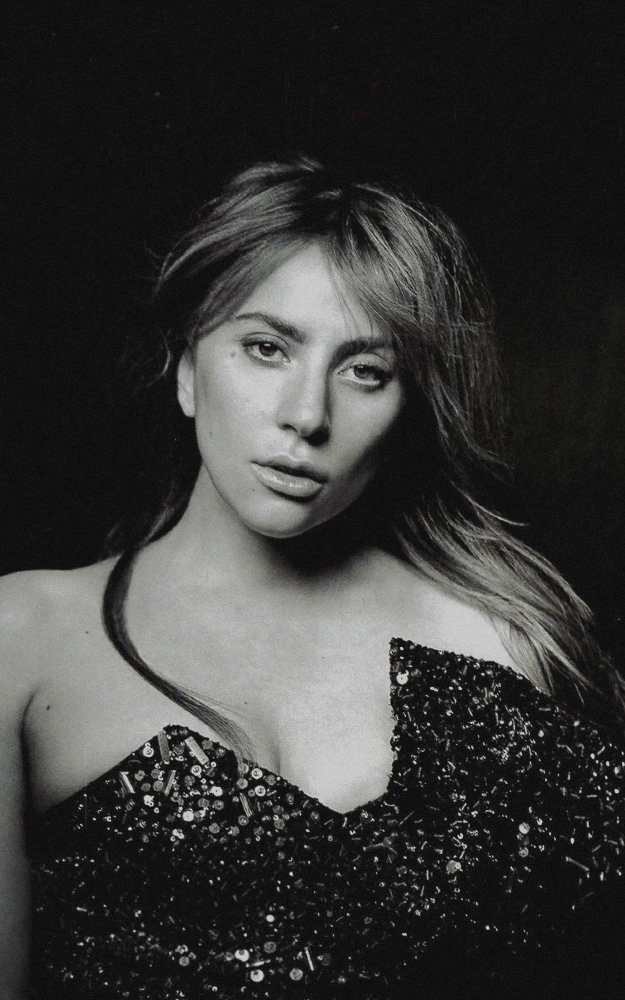 «Фибромиалгия — это не так больно, как душевная травма»: Леди Гага — об отношениях с собой