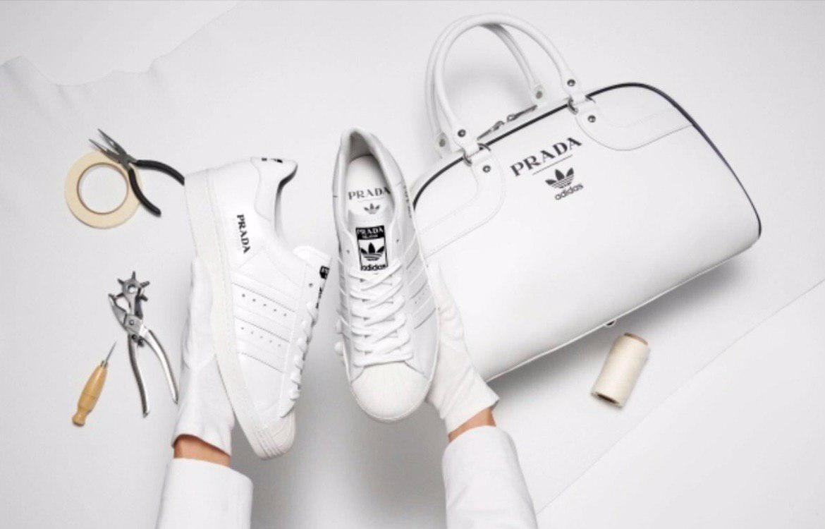 Посмотрите, как выглядят первые вещи из коллаборации Prada и adidas
