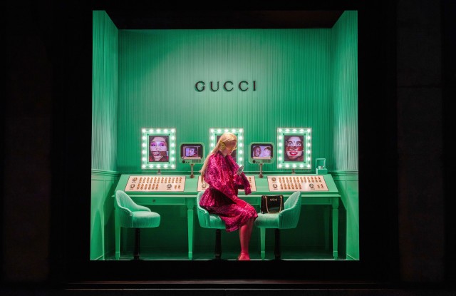 Gucci борются с подделками: бренд хочет отсудить у сайтов по $2 млн за каждую проданную вещь 