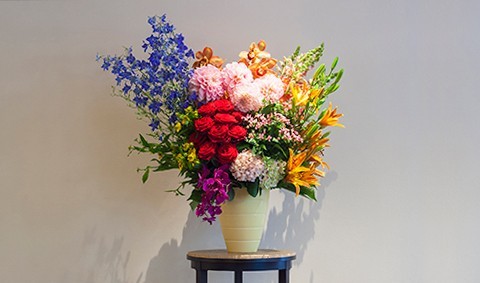 Флорист Марк Колле украсил витрины Louis Vuitton
