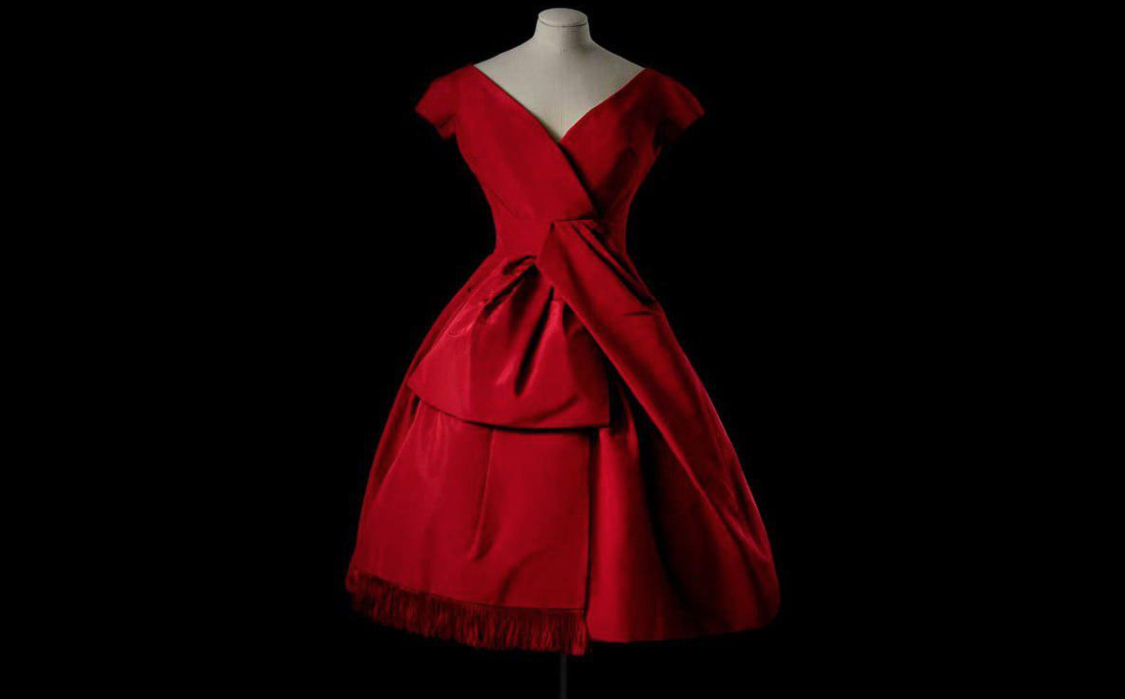 В Музее МакКорда в Монреале откроется выставка костюмов Кристиана Диора