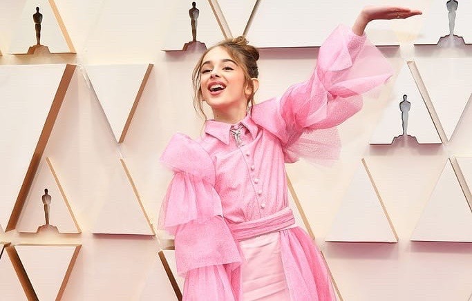 Кейп Натали Портман, костюм Билли Айлиш и другие лучшие наряды на «Оскаре-2020»