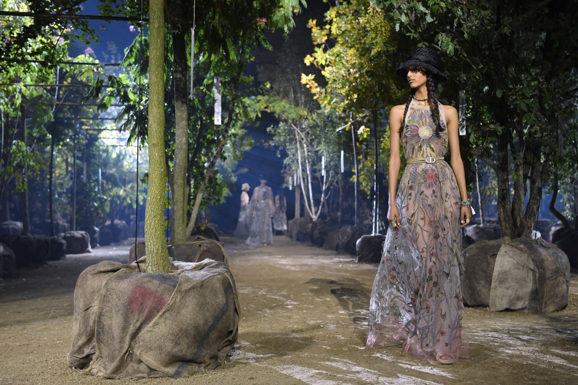 Dior и Лувр отреставрируют Сад Тюильри