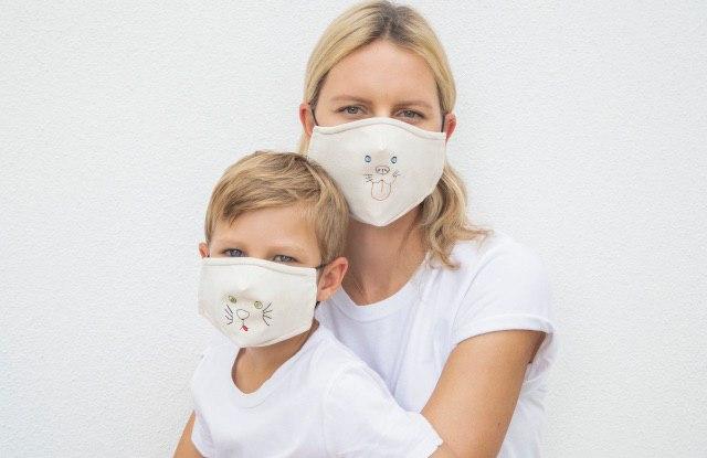Модель Каролина Куркова запустила благотворительный проект Masks for All