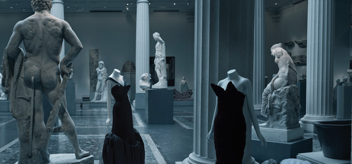 Посетите виртуальную выставку About Time: Fashion and Duration в Метрополитен-музее