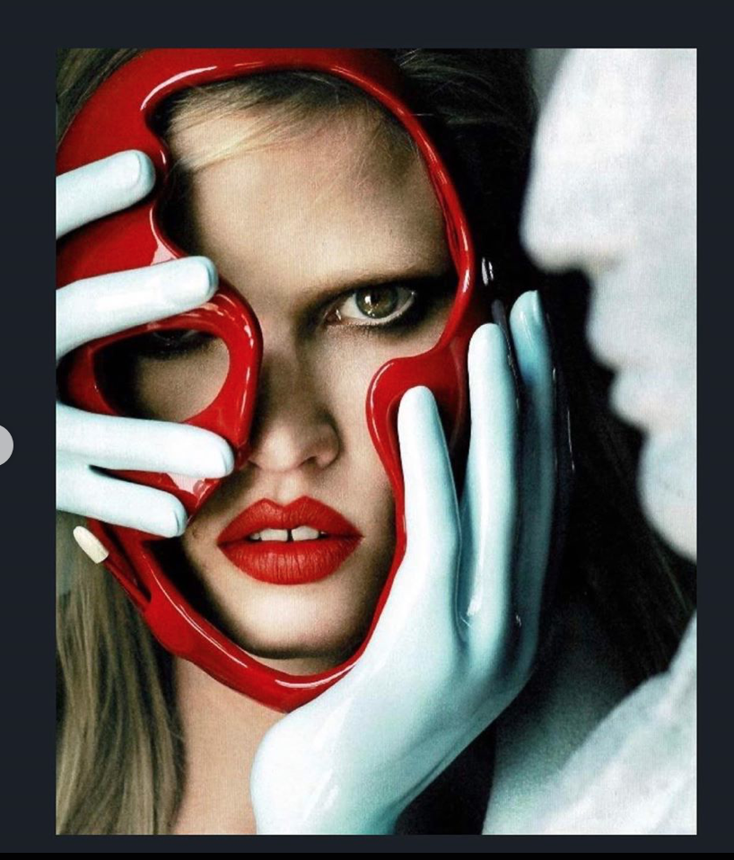Chalayan выпустили Instagram-маску по мотивам своей вог-маски из архивной коллекции 