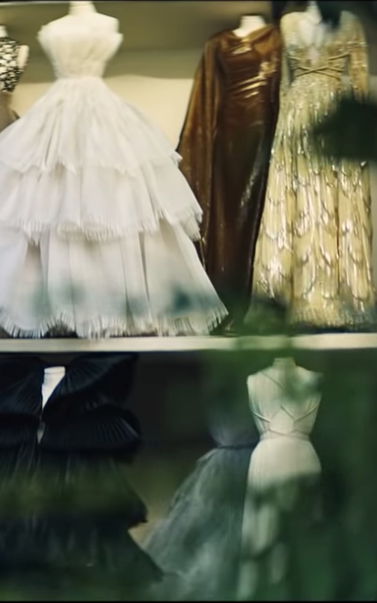 Фильм Маттео Гарроне, 37 образов и мини-копии платьев. Главное о новой кутюрной коллекции Dior