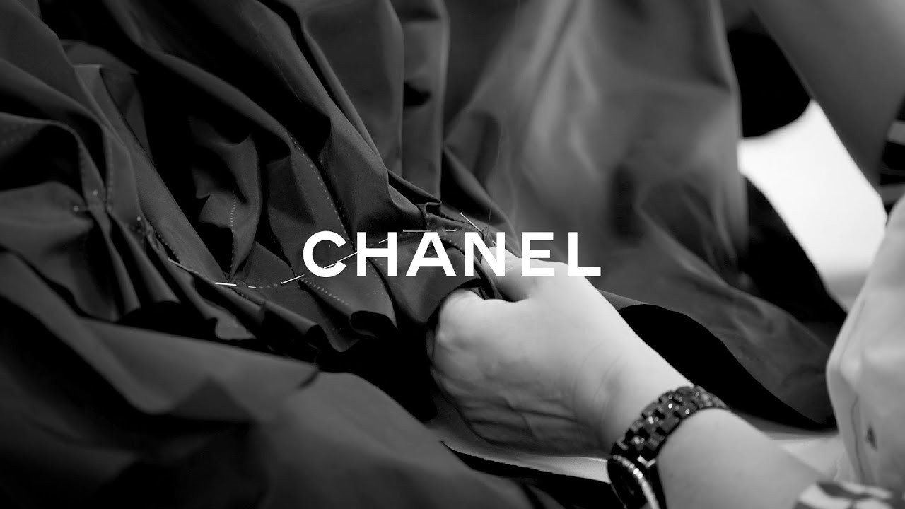 Посмотрите, как создавалась кутюрная коллекция Chanel весна-лето 2020/2021