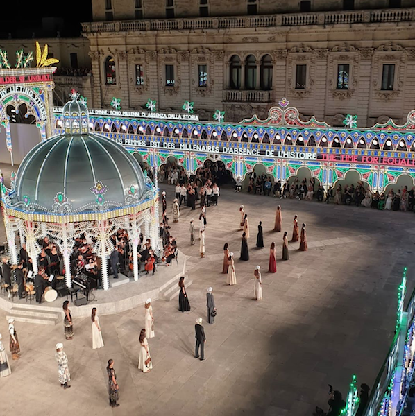 Dior устроили концерт на городской площади Лечче в честь показа круизной коллекции