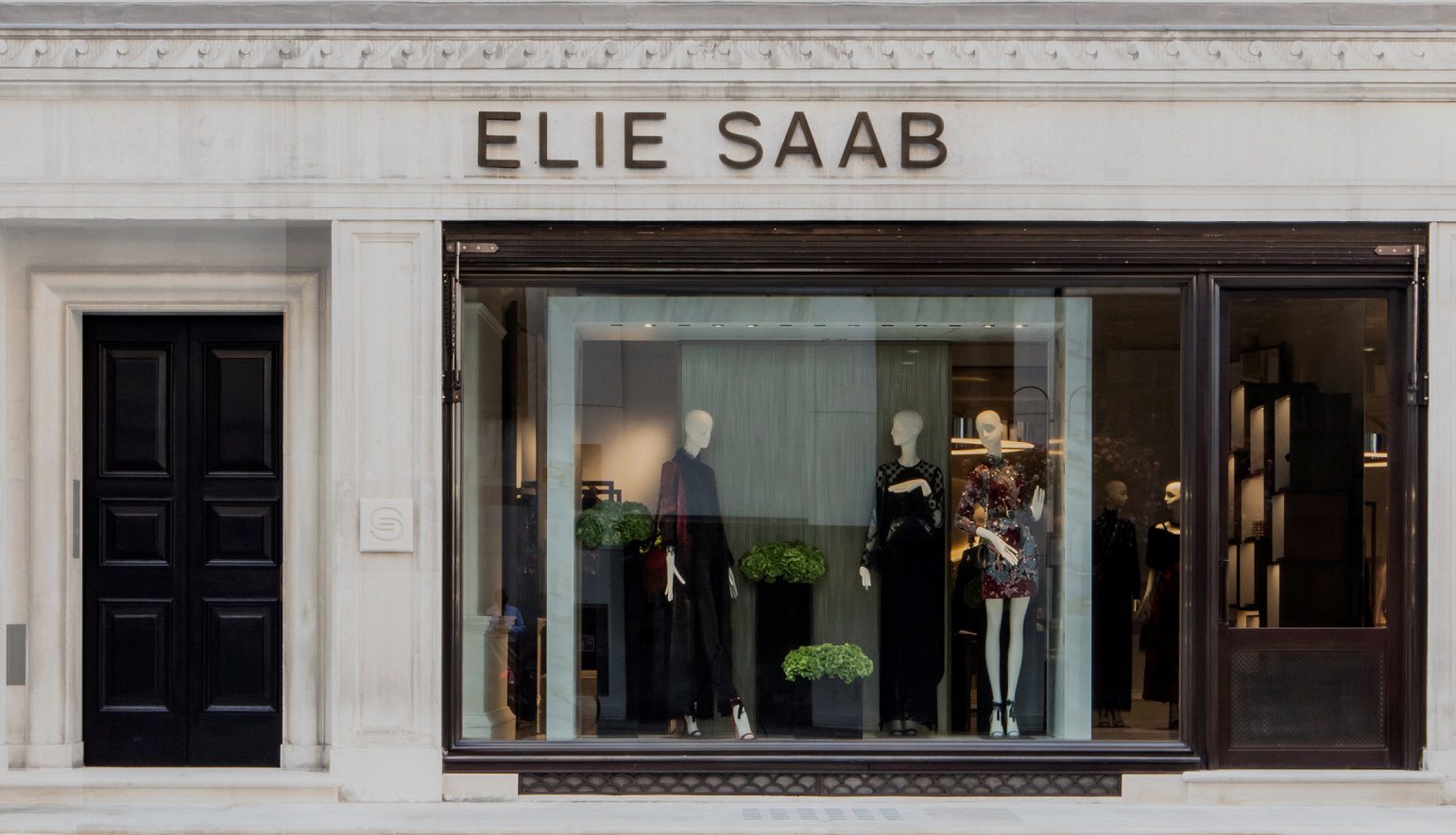 Elie Saab — новый бренд в портфолио Onward Luxury Group
