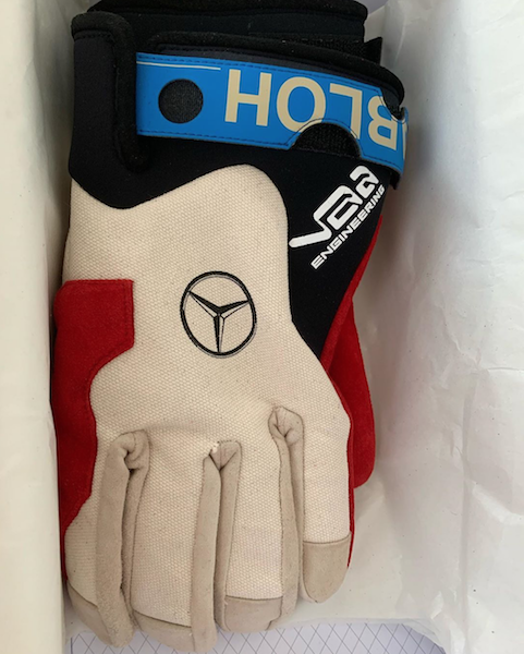 Посмотрите, как выглядят перчатки из коллаборации Верджила Абло и Mercedes-Benz 