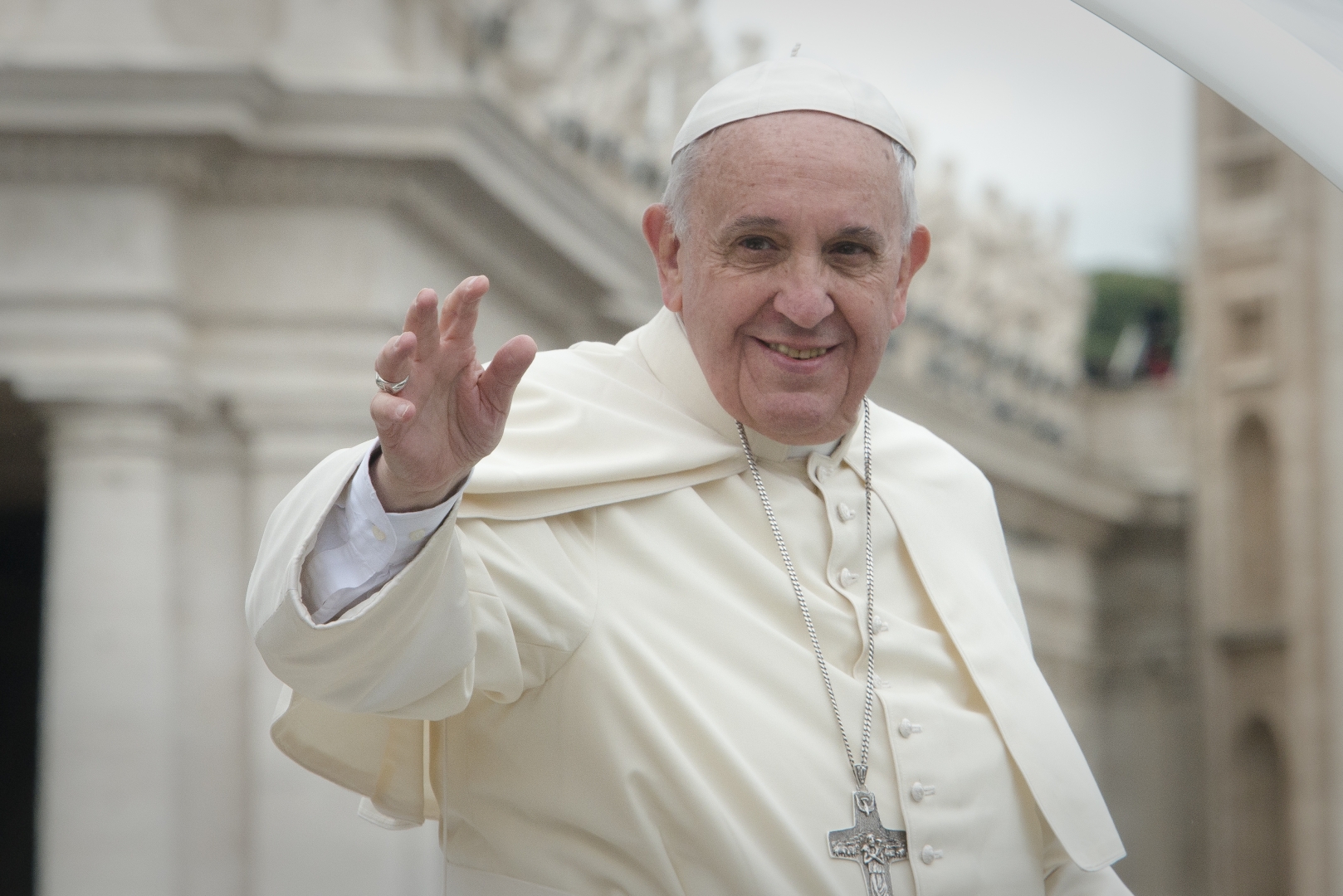 Исторический момент: Папа римский Франциск поддержал легализацию однополых союзов