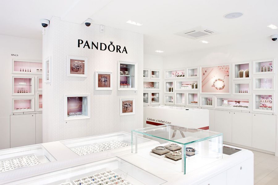 Pandora временно закроют каждый пятый магазин из-за коронавируса