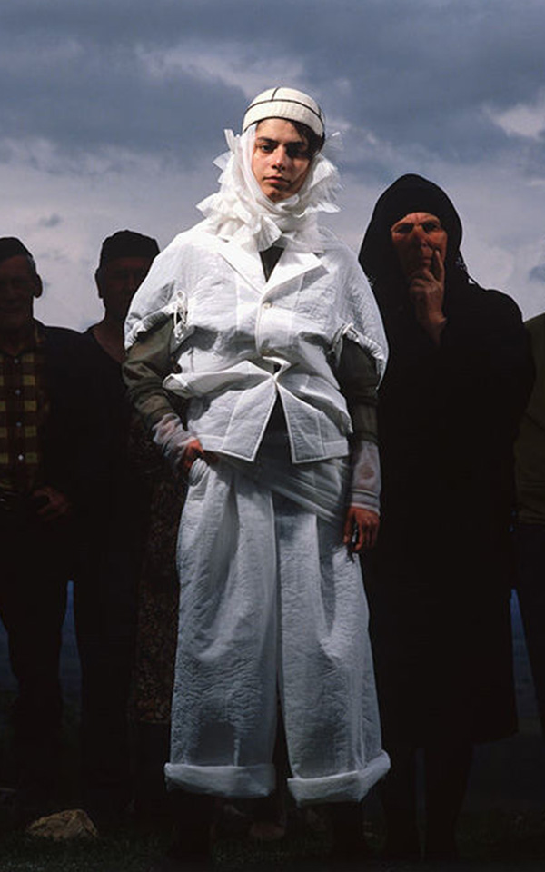 На холмах Грузии. Архивная съемка Comme des Garçons «Мать-Грузия» 1989 года — и ее история