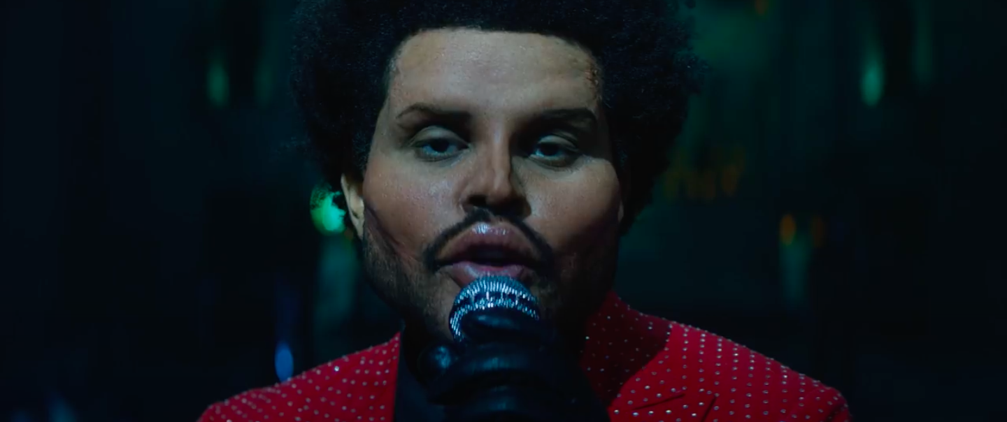 «Пластика» лица и отсылки к «Грэмми» — в новом клипе The Weeknd