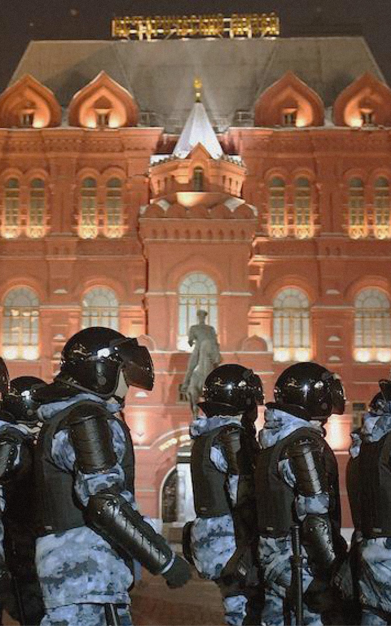 2 февраля в фотографиях. Москва и Санкт-Петербург после объявления приговора Алексею Навальному
