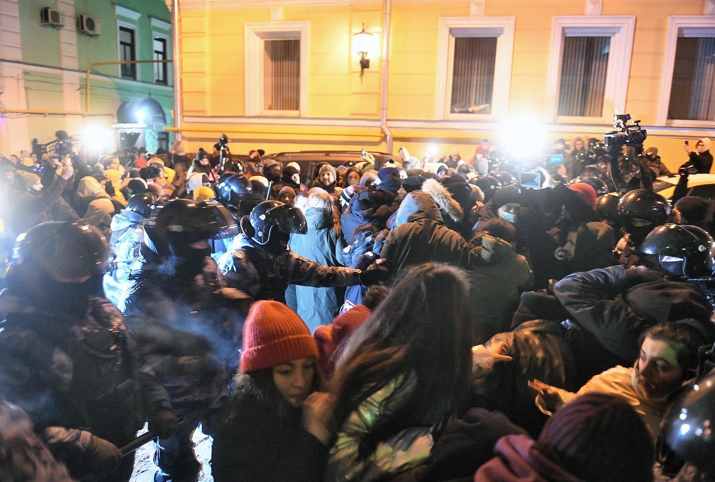 Россия после новых. Митинги февраль 2021. Протесты ночью в Москве. Митинги Навального 2021. Митинги 02.03.2021.