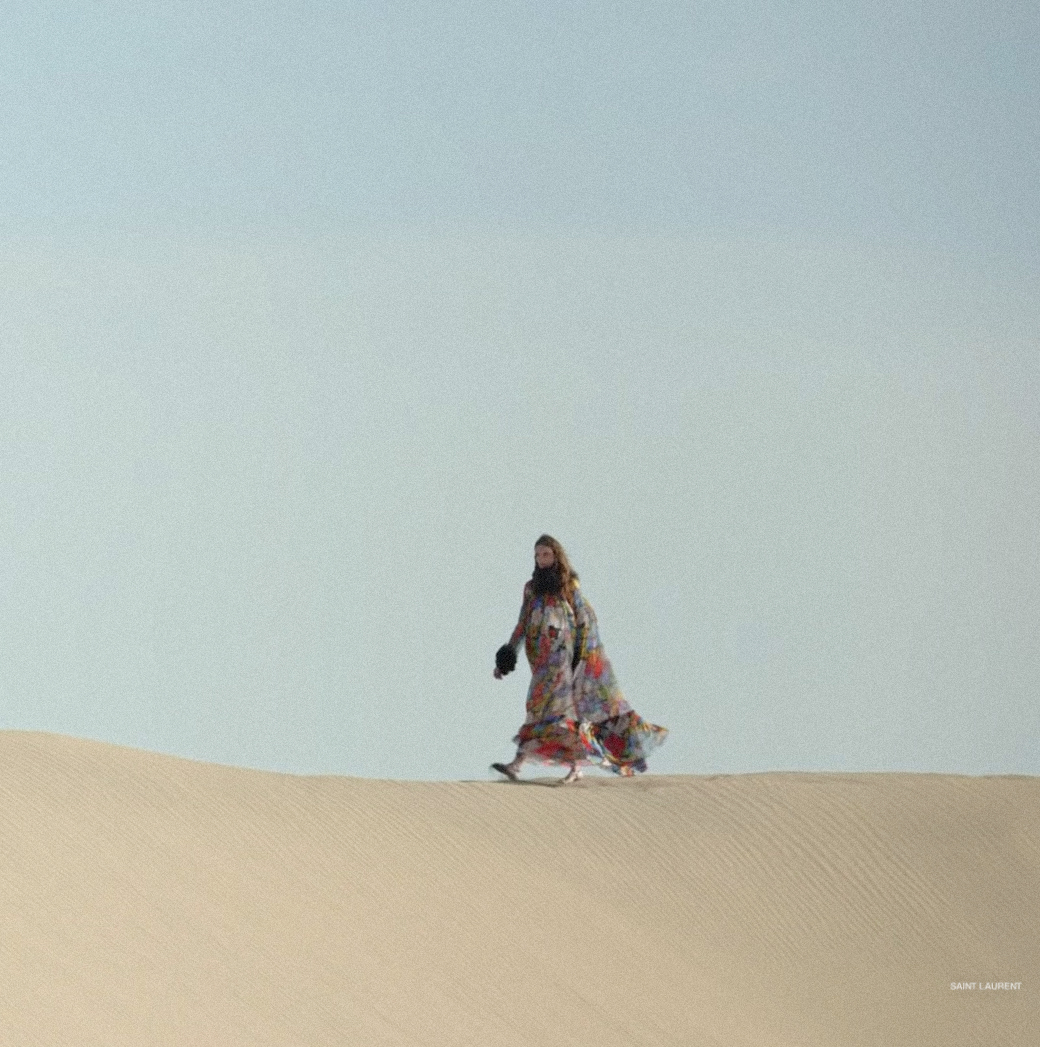 cult gaia история бренда. 39fa702a5c286c241d908c28f45eeb6e. cult gaia история бренда фото. cult gaia история бренда-39fa702a5c286c241d908c28f45eeb6e. картинка cult gaia история бренда. картинка 39fa702a5c286c241d908c28f45eeb6e. Звездный лос-анджелесский бренд Cult Gaia показал новую коллекцию 16 февраля, и его уже успели обвинить в плагиате. Песчаные дюны, по которым вышагивали модели, напомнили многим сценографию нашумевшего декабрьского шоу Saint Laurent весна—лето 2021. Совпадение или неудачный тайминг? Рассказываем. cult gaia история бренда. 39fa702a5c286c241d908c28f45eeb6e. cult gaia история бренда фото. cult gaia история бренда-39fa702a5c286c241d908c28f45eeb6e. картинка cult gaia история бренда. картинка 39fa702a5c286c241d908c28f45eeb6e. Звездный лос-анджелесский бренд Cult Gaia показал новую коллекцию 16 февраля, и его уже успели обвинить в плагиате. Песчаные дюны, по которым вышагивали модели, напомнили многим сценографию нашумевшего декабрьского шоу Saint Laurent весна—лето 2021. Совпадение или неудачный тайминг? Рассказываем.