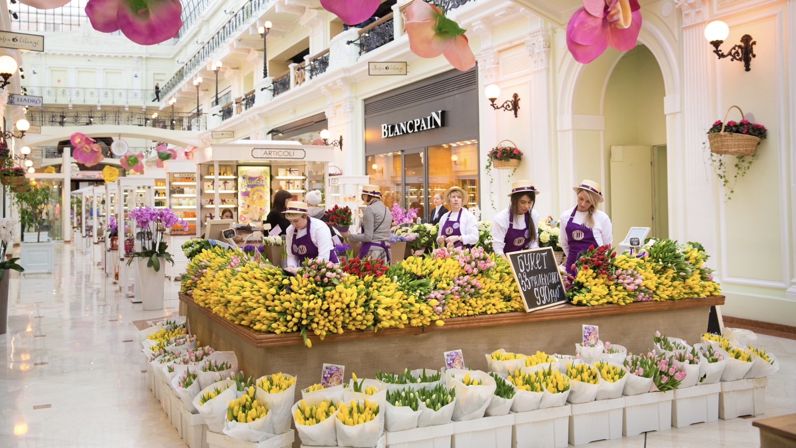 В Петровском Пассаже пройдет цветочный базар. Там можно купить тюльпаны, нарциссы (и не только)