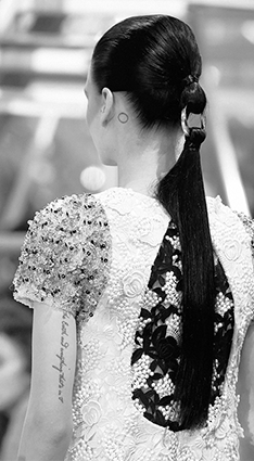 Детали показа Christian Dior Haute Couture весна-2015