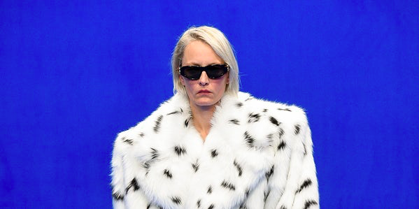 Бренды Alexander McQueen и Balenciaga отказались от использования натурального меха
