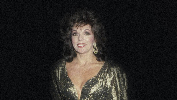 Джоан Коллинз в великолепном золотом — на церемонии вручения премии «Эмми»-1986