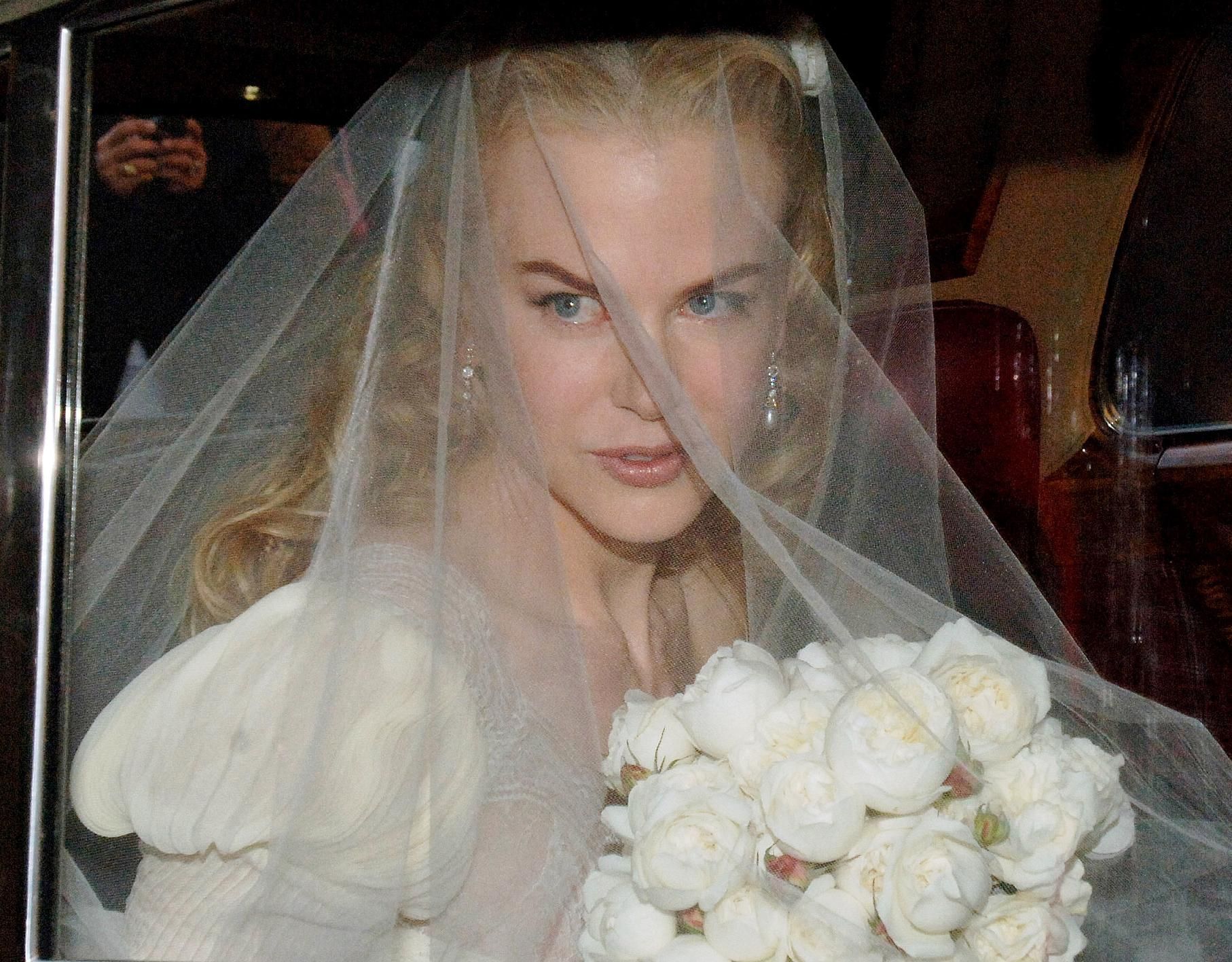Николь Кидман в свадебном Balenciaga в 2006-м