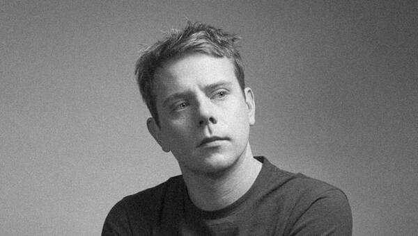 Джонатана Андерсона любят все. Что дизайнер задумал на этот раз? Мы выяснили у него лично