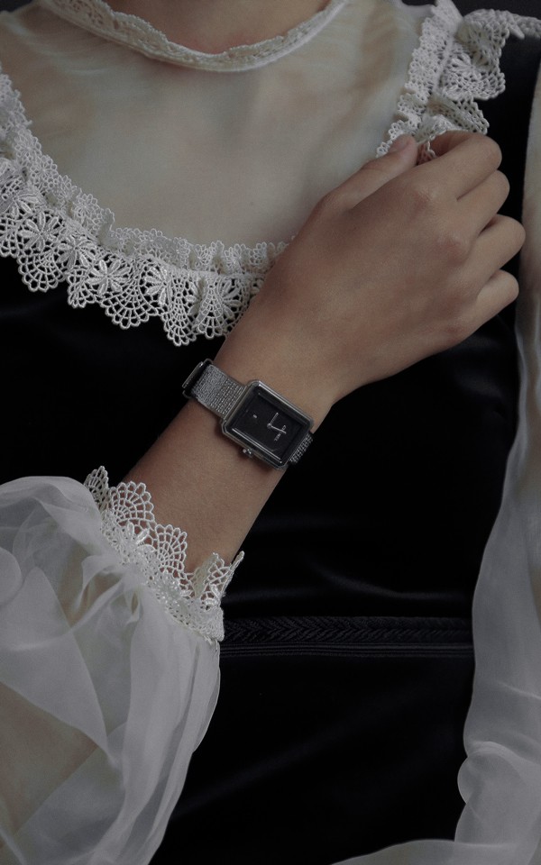 Часы Chanel на стальном «твидовом» браслете
