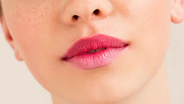 Двуцветные губы: 5 простых вариантов макияжа