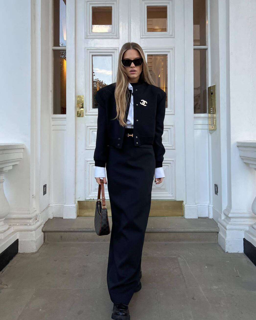 Bu video juda katta axlat.