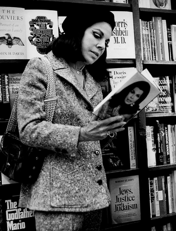 Жаклин Сьюзанн. Автор «Долины кукол» и первая писательница — поп-звезда ...