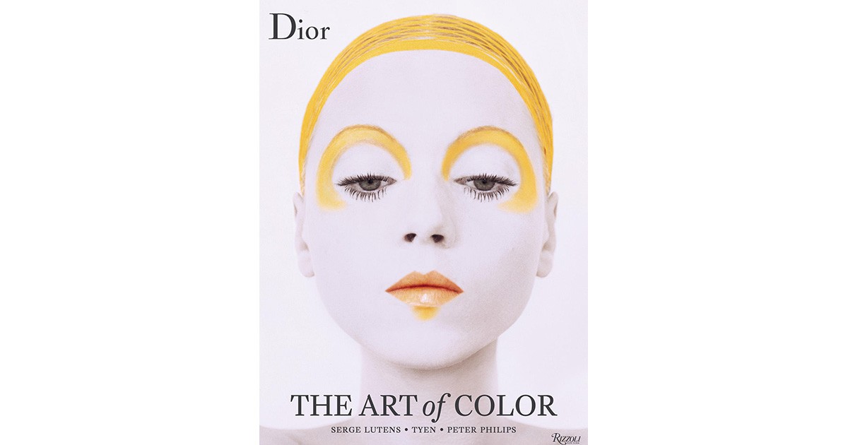 Вышла книга об истории декоративной косметики Dior 