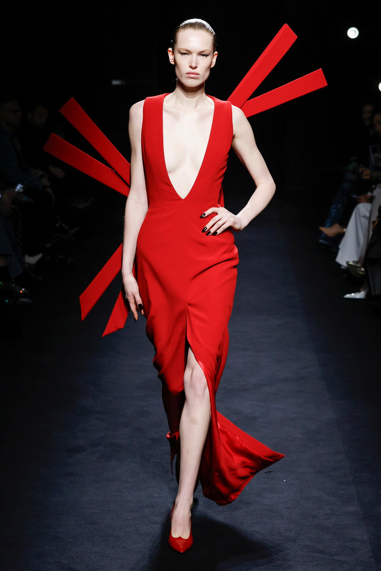 Разобьют вам сердце: самые роскошные вечерние платья на кутюрной Неделе моды 2024 в Париже