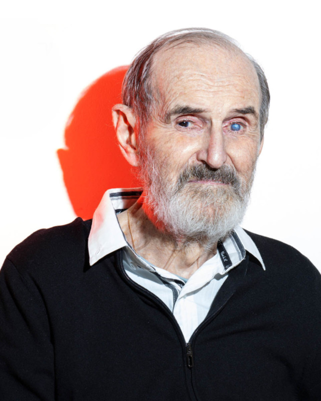 Эрик Булатов