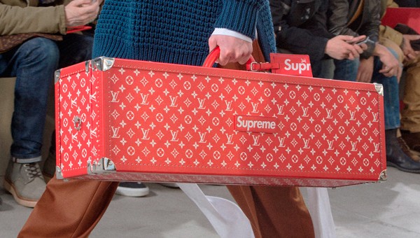 Louis Vuitton выпустил совместную коллекцию с Supreme. Зачем?